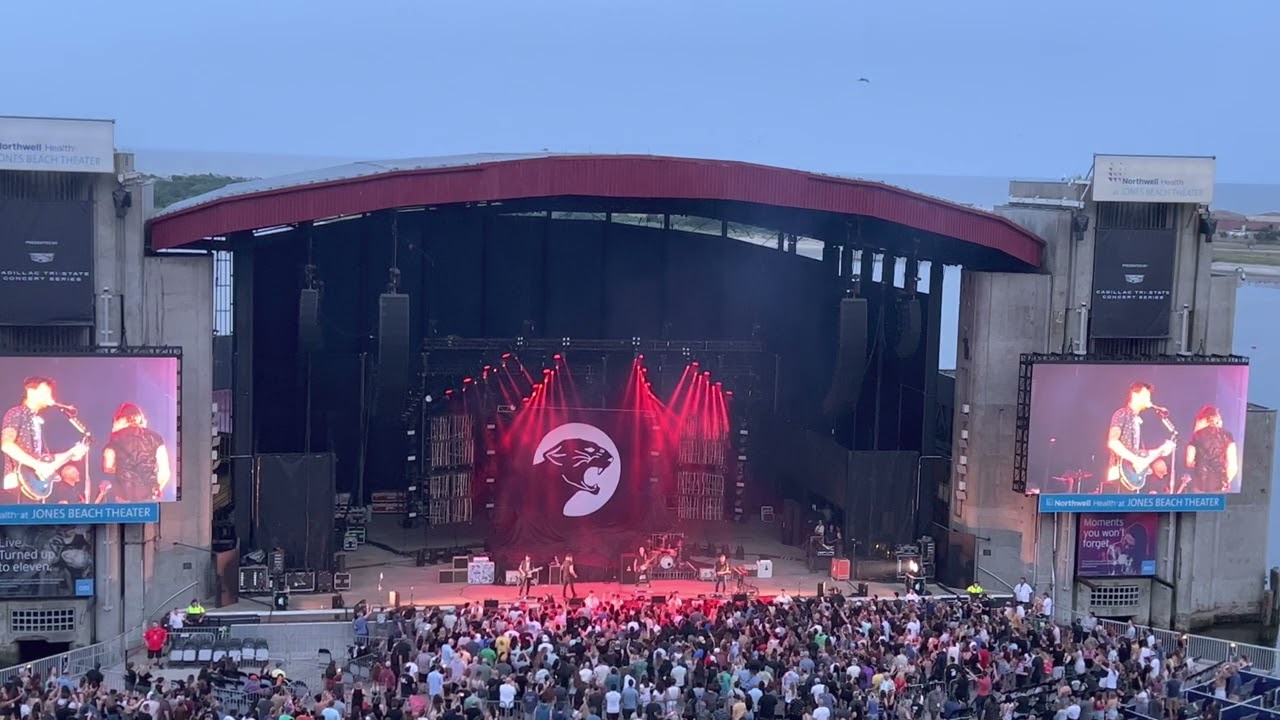 Taking Back Sunday - A Decade Under The Influence - live @ Jones Beach Theater, NY 17JUL2022