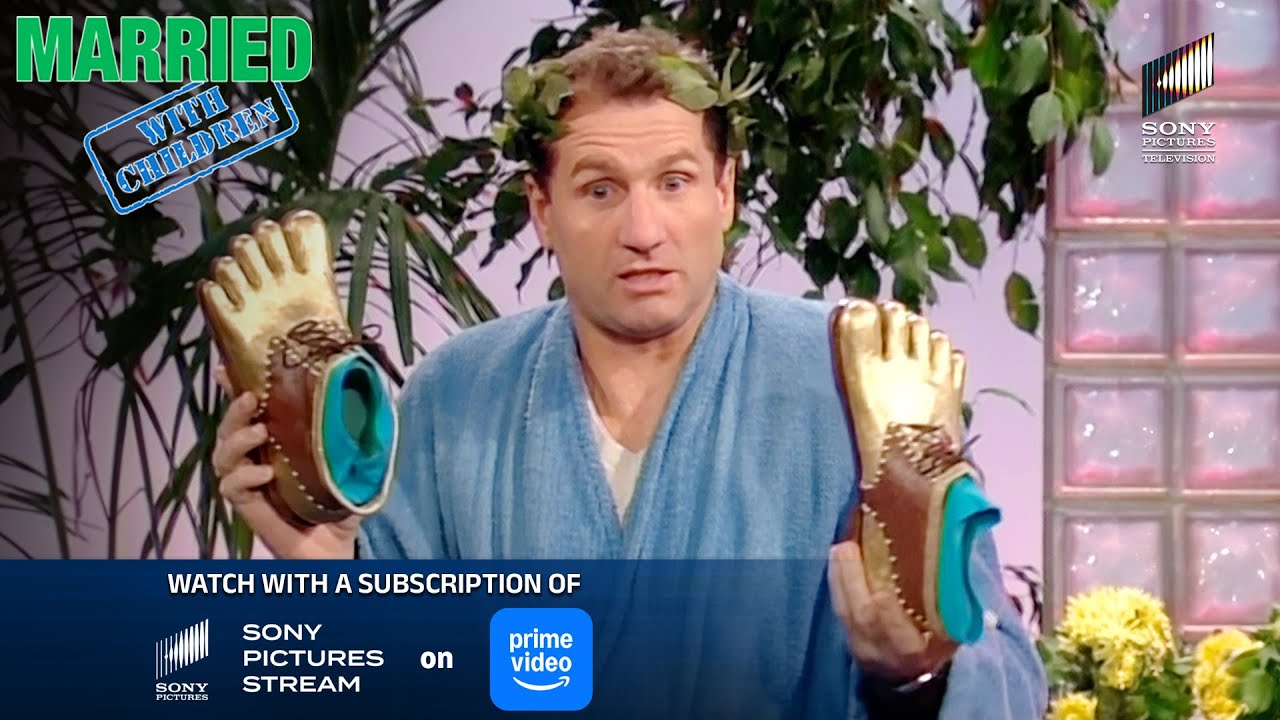 Al Meets God & Bundy Injures His Thumb | Married With Children