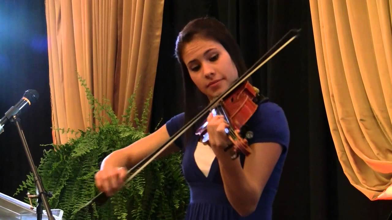 Mia Orosco Fiddle Performance