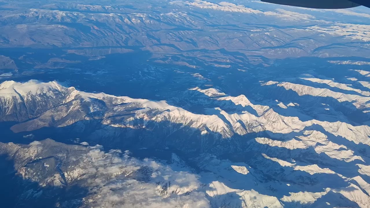 #Utah salt lake city beautiful #mountains #snowy mountain. My view from the plan! #firstclass #2026 