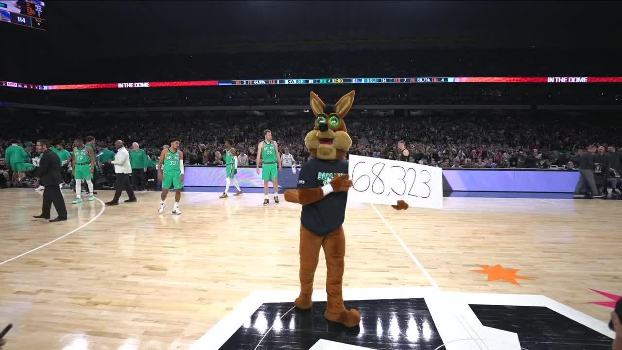 A new single-game NBA attendance record was set at The Alamodome‼ | NBA on ESPN