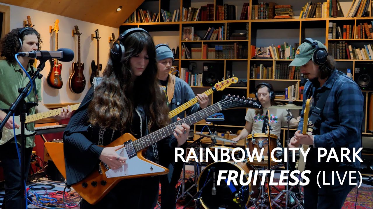 Rainbow City Park - Fruitless (Live at Tiny Telephone)