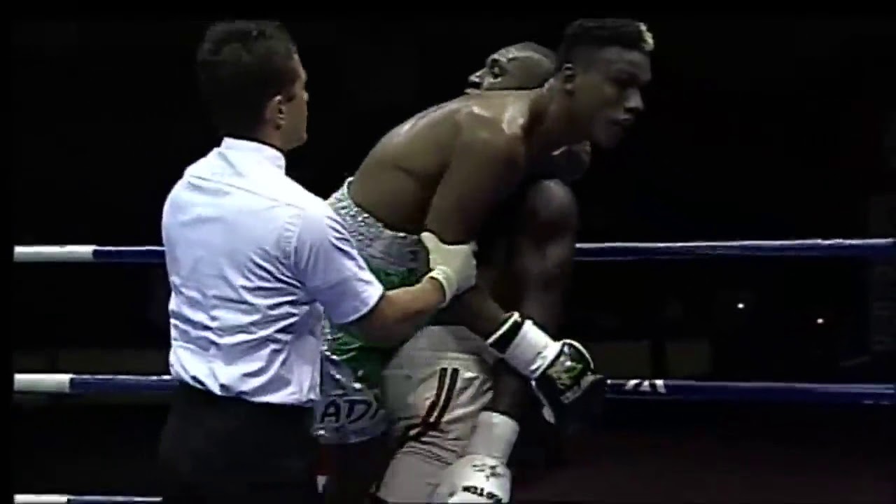 81kg Julio LA CRUZ (Domadores de Cuba) vs Carlos MINA (Mexico Guerrero)