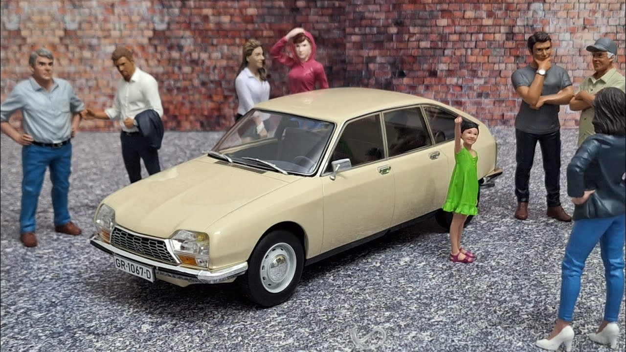 Citroën GS del año 1971 a escala 1:18 fabricado por Norev 