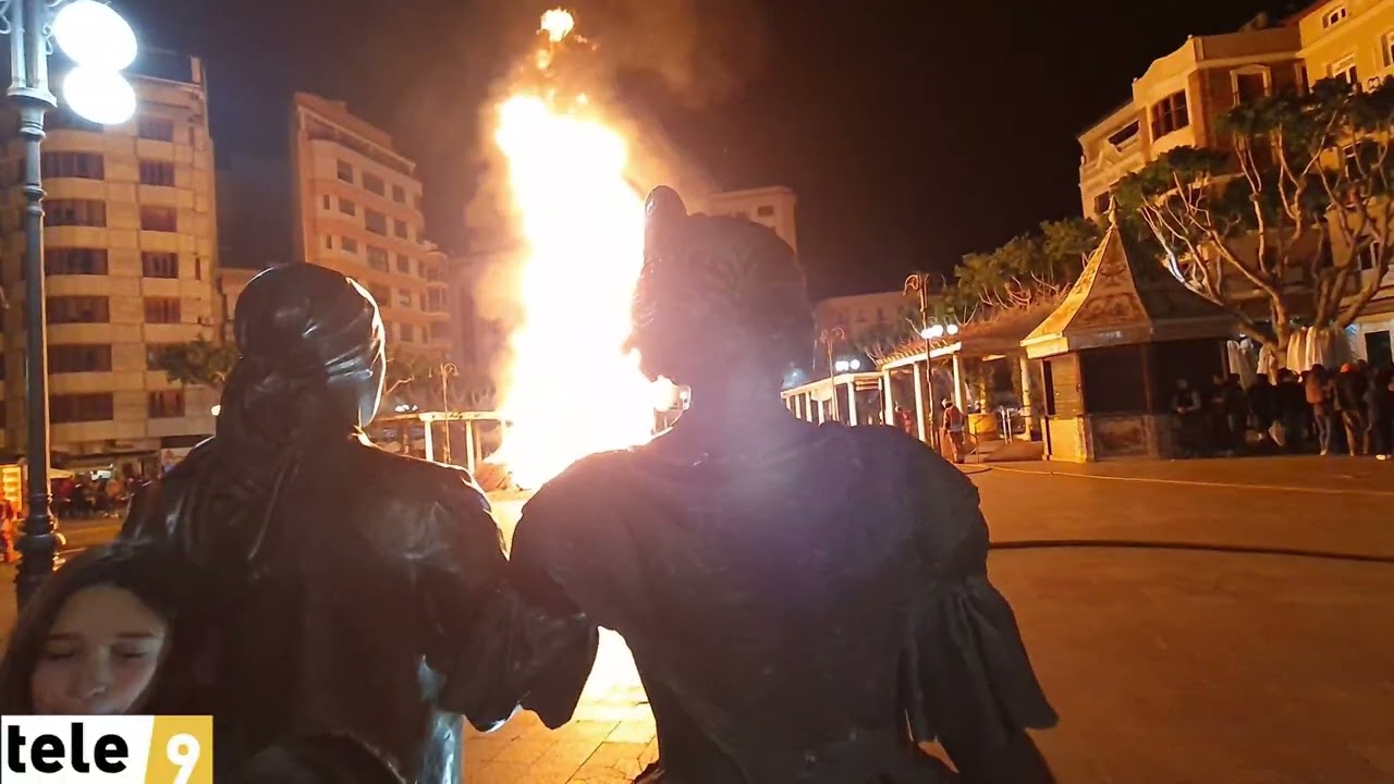 Alzira quemó  su tradicional 
