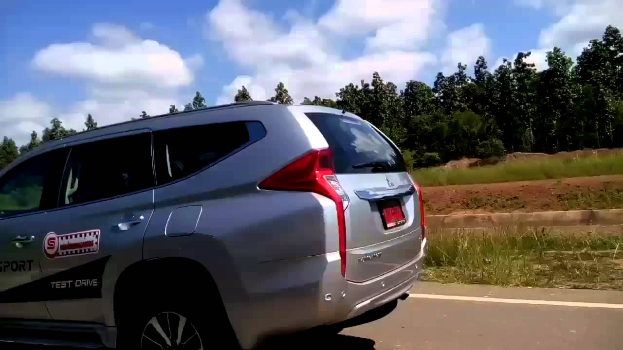 SS4 II ใน Mitsubishi Pajero Sport 2015 (4H มันวิ่งแบบ 4 Full Time ซัดความเร็วสูงได้)