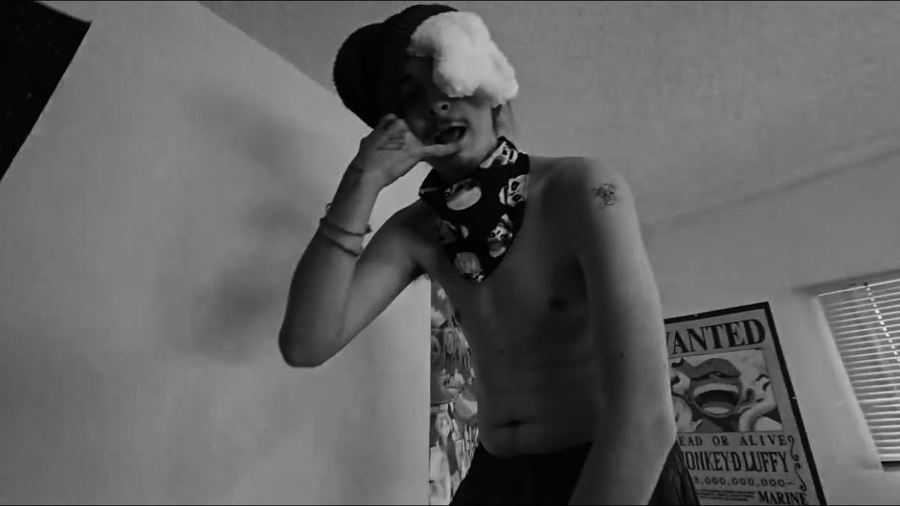 b100d m00n - chillin on the moon wit my pain (Official Lyric Video)