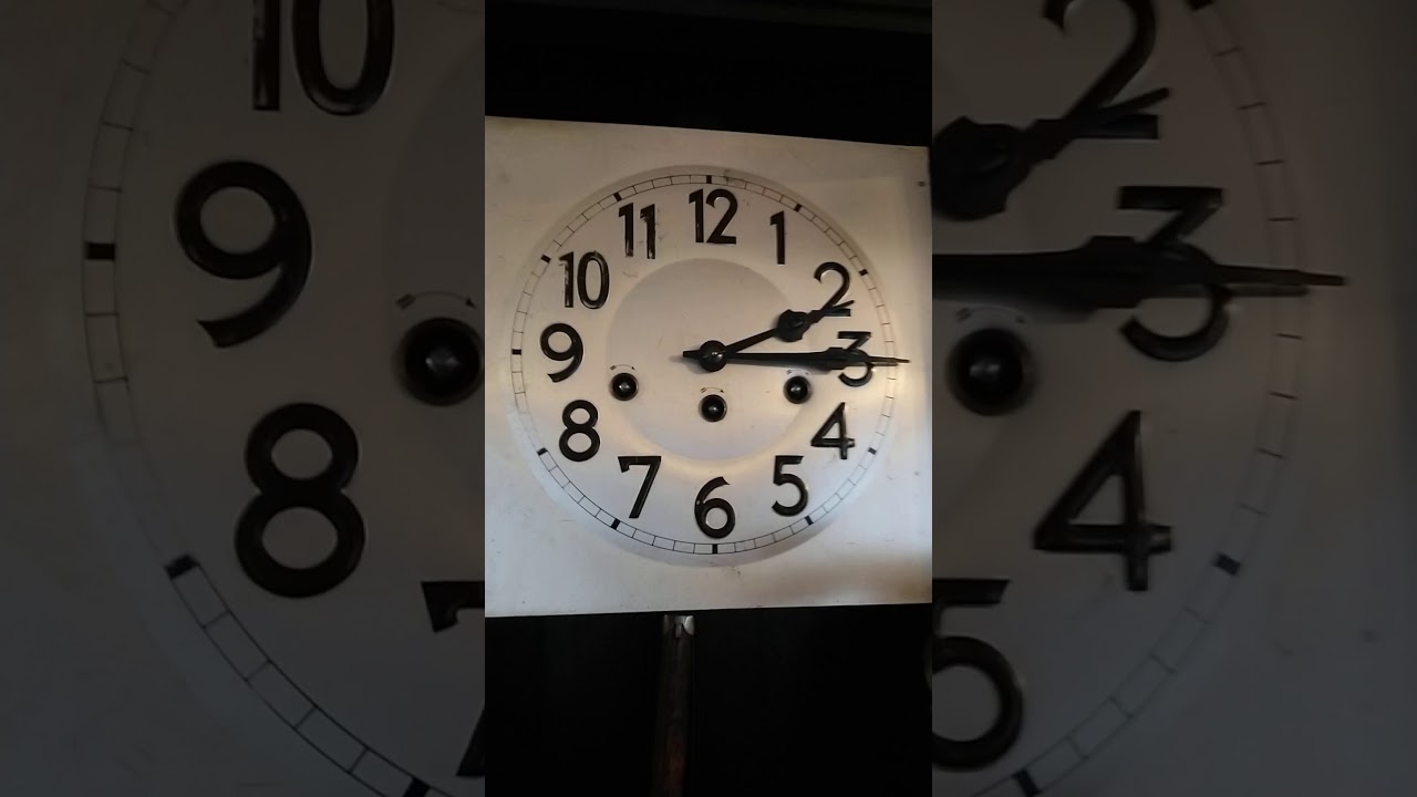 Junghans. Kwadransowy zegar ścienny. 5 strun na melodię