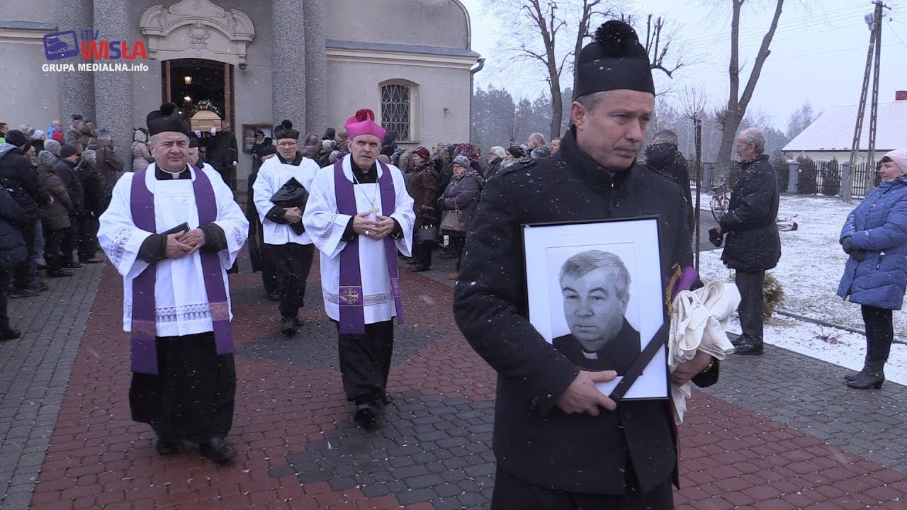 POŻEGNALI ZASŁUŻONEGO KAPŁANA - OSTATNIA DROGA KS  KAN. ANTONIEGO SANECKIEGO