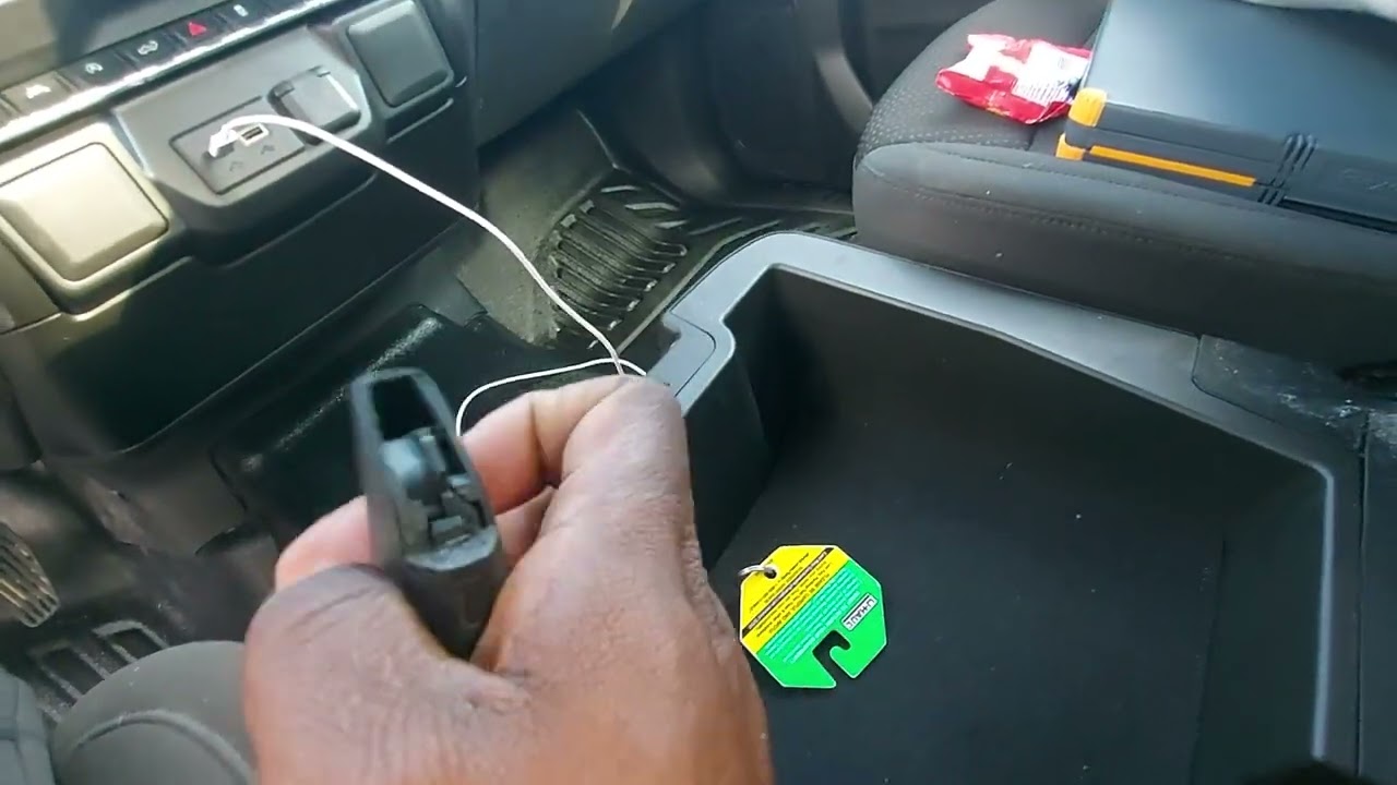 2022 Chevrolet Silverado proximity smart key emergency start programming slot Lakelandcarkeys.com