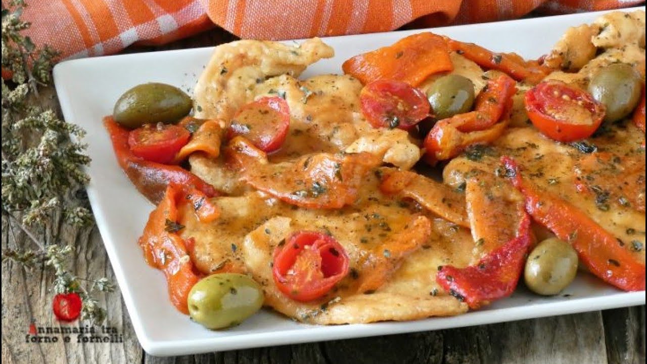 PETTO DI POLLO CON PEPERONI E OLIVE