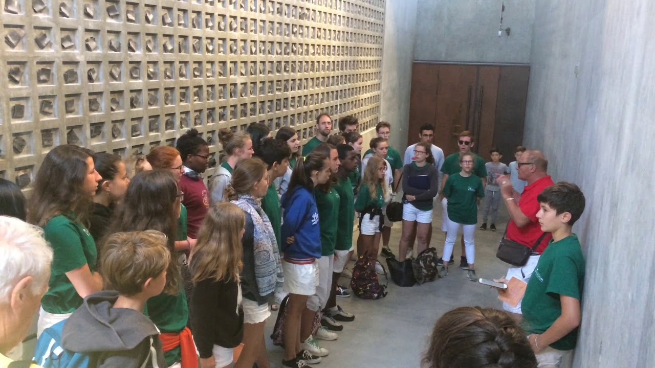Chorale ANGUELOS - Ecole Chevreul Blancarde - Le chant des partisans - Memorial de la résistance