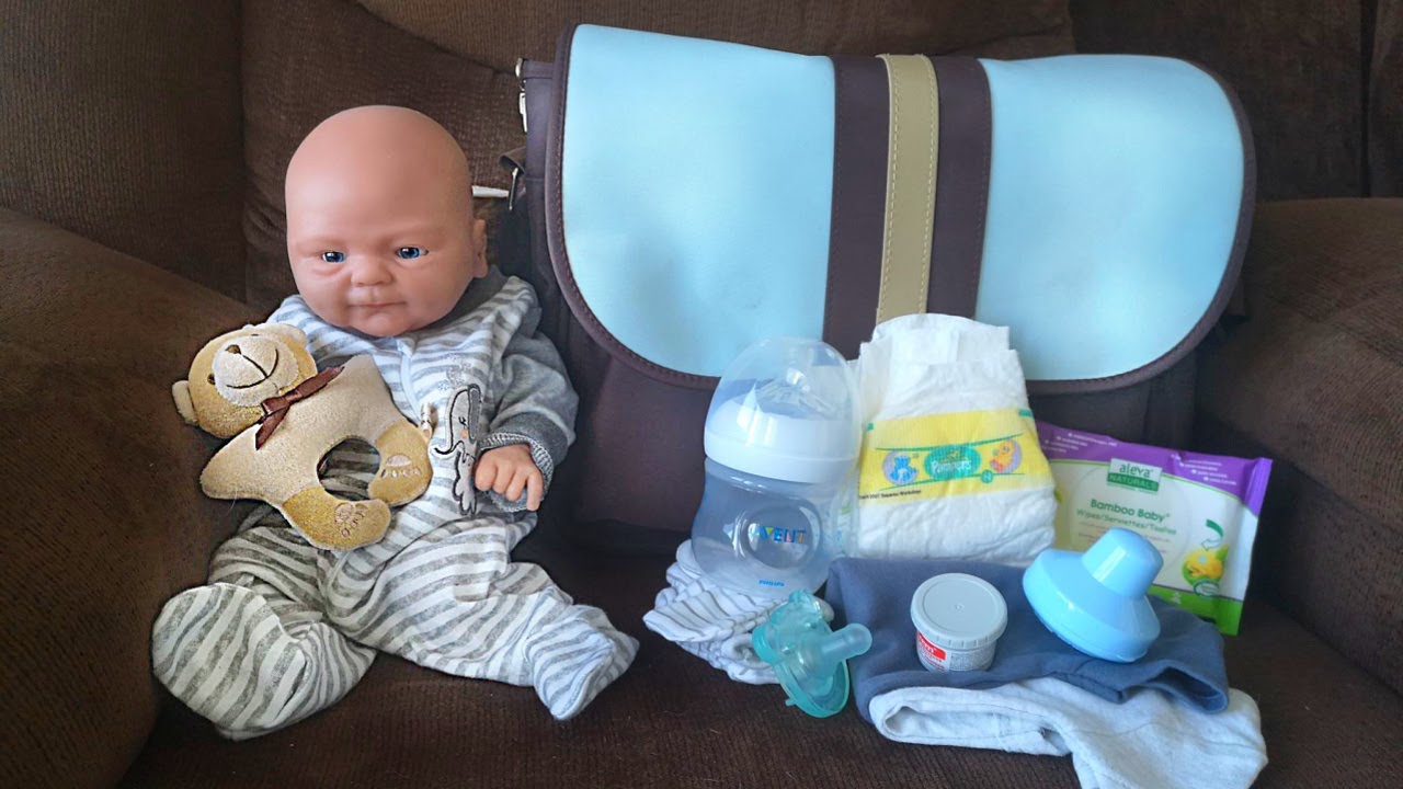 Packing My Reborn Baby's Diaper Bag || What's inside?