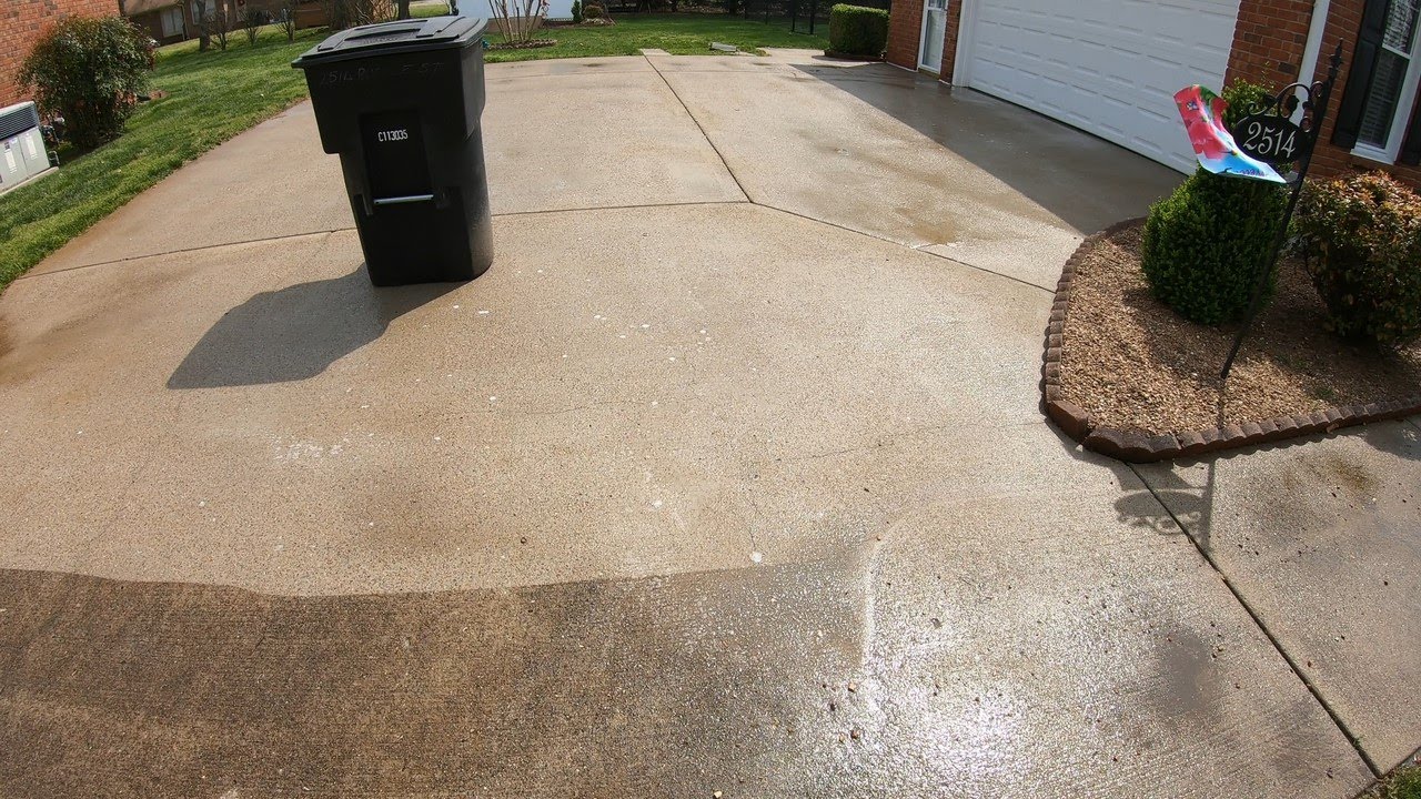 Driveway pre treat clean and post treat by TLC Pressure washing
