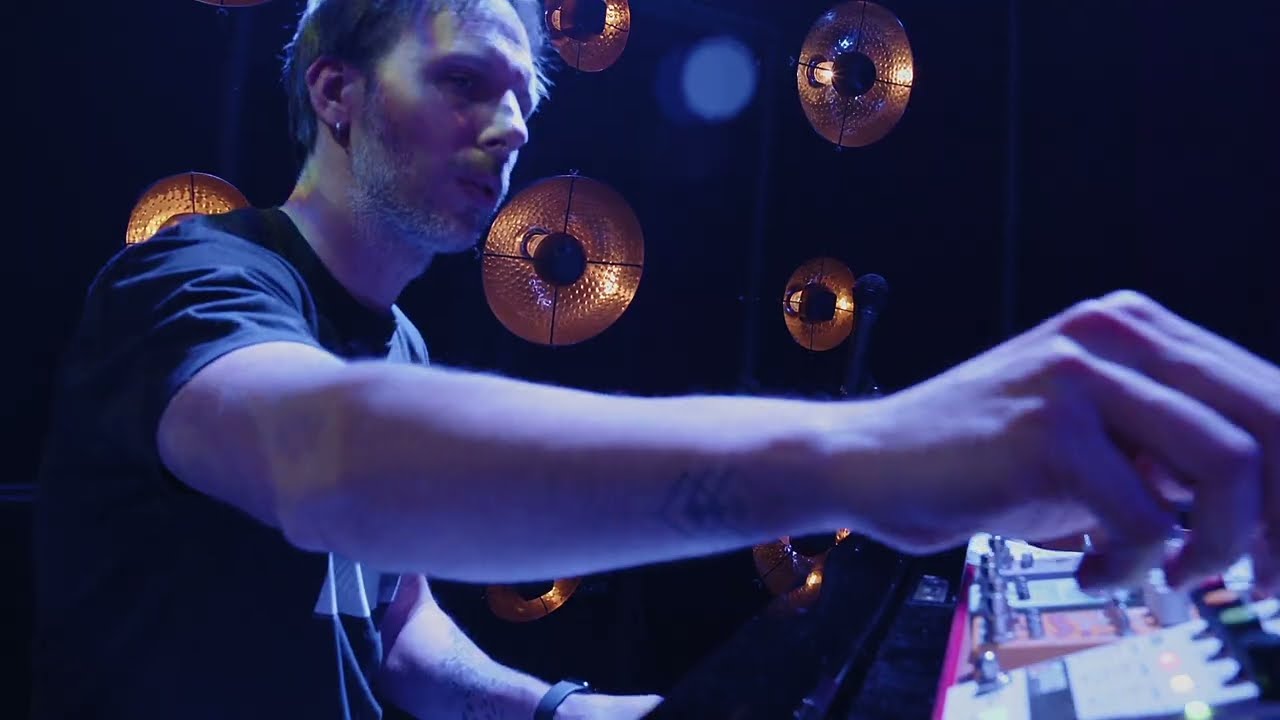 Tony Paeleman - DOLPHINS (Live au Studio de l'Ermitage)
