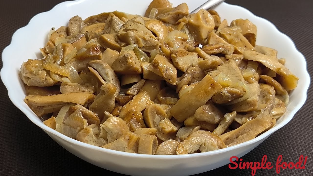 Juicy russula mushrooms with onion and black pepper!