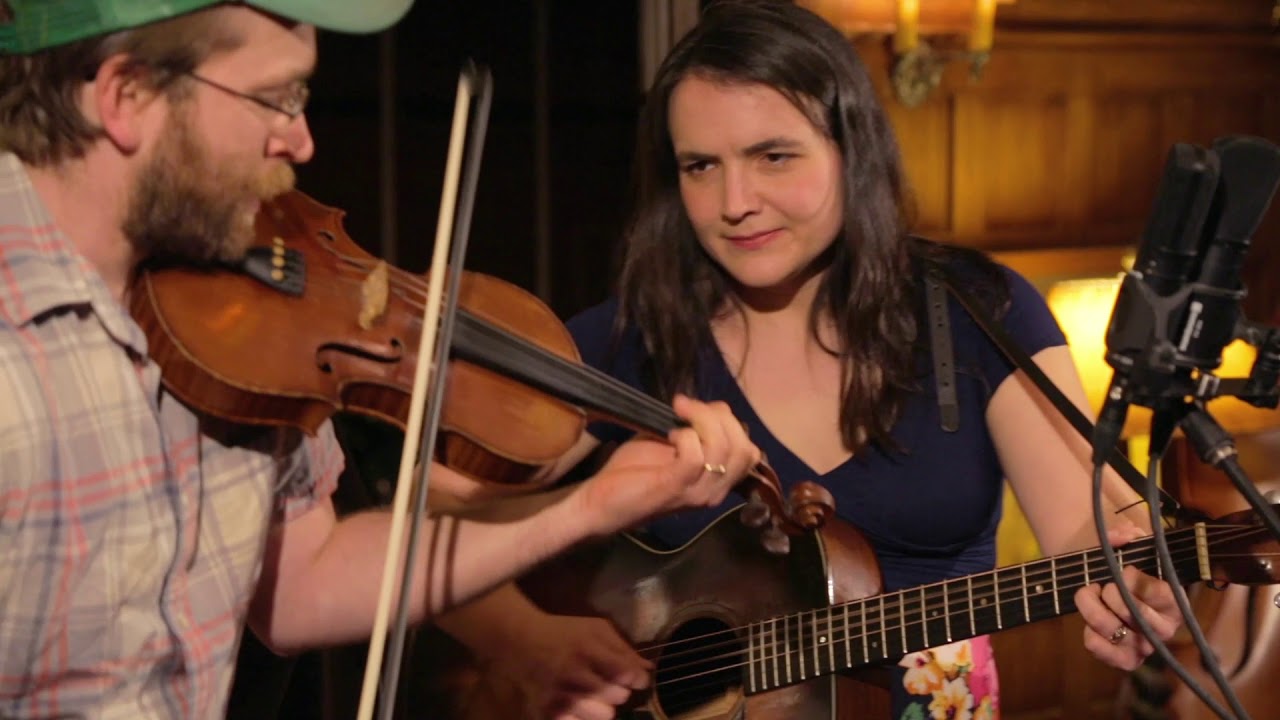 Jesse Milnes & Emily Miller - Lee Highway Blues