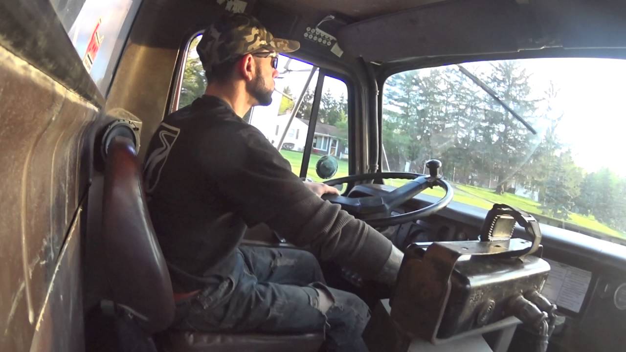International S1900 DT466 shifting