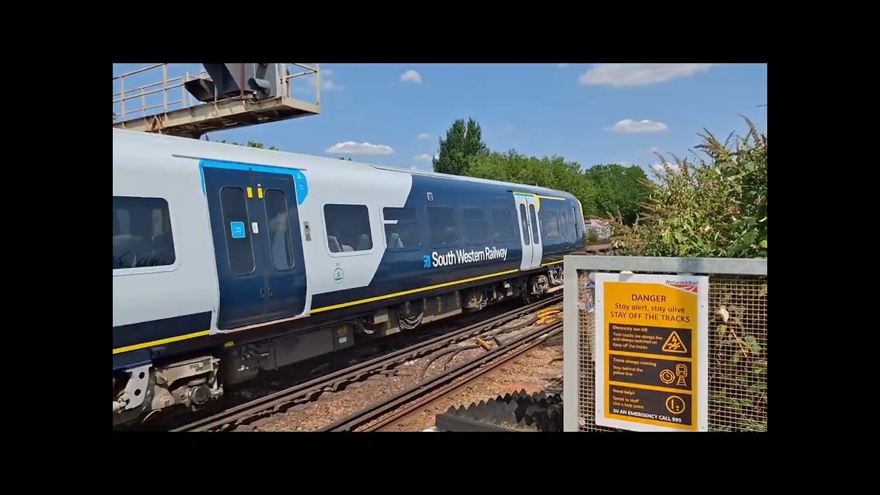 Trains At Clapham Junction - SWML, BML & WRL/HLL - 15.08.2025