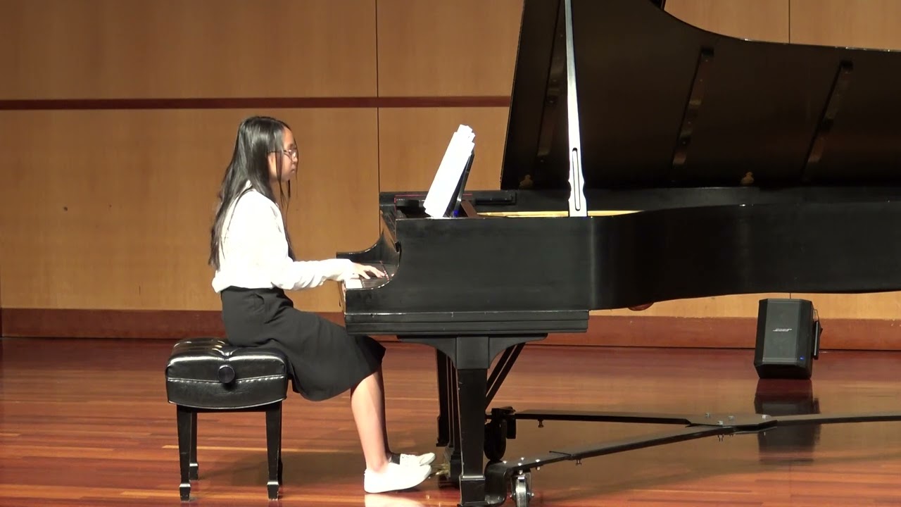 Elsa plays Beethoven's 