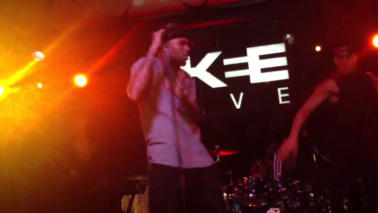 Chris Brown Fine China Skee Live