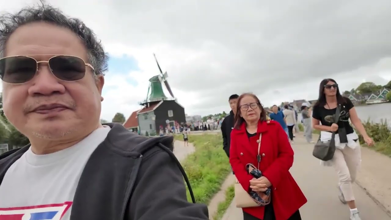 Gia Đình Đi Hoà Lan
