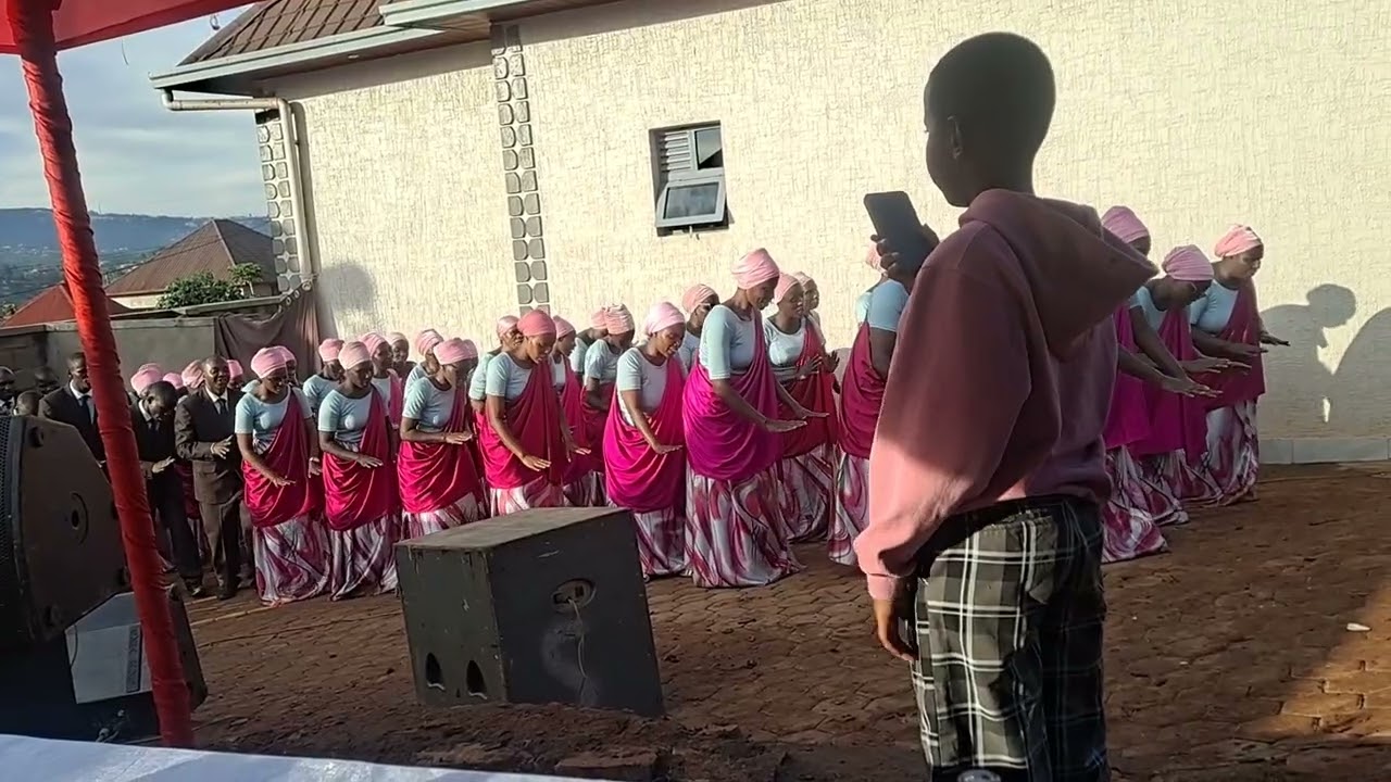 ISHYAKA RY'IMANA NZARIRWANA BY MUTUNGANYE INZIRA Y'UWITEKA CHOIR/ UPR KIBAGABAGA 