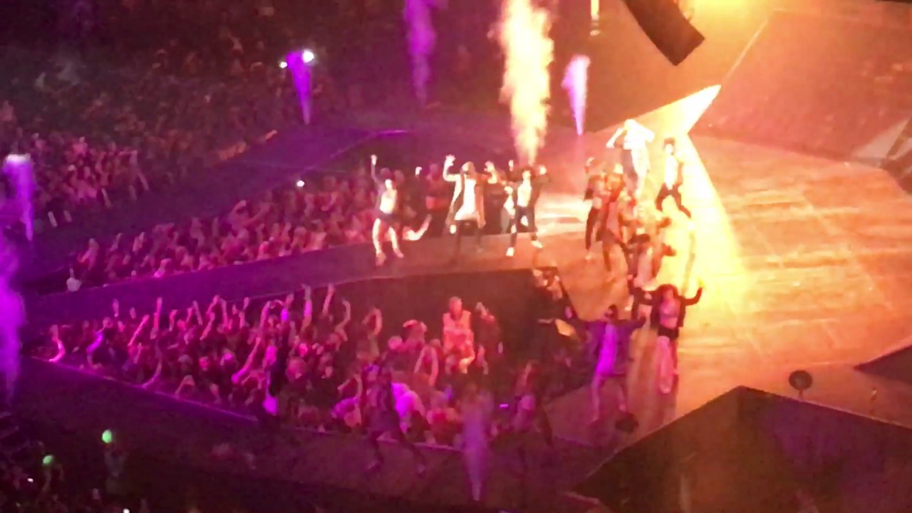 Justin Bieber - Children - CRACOW, POLAND (11.11.2016)