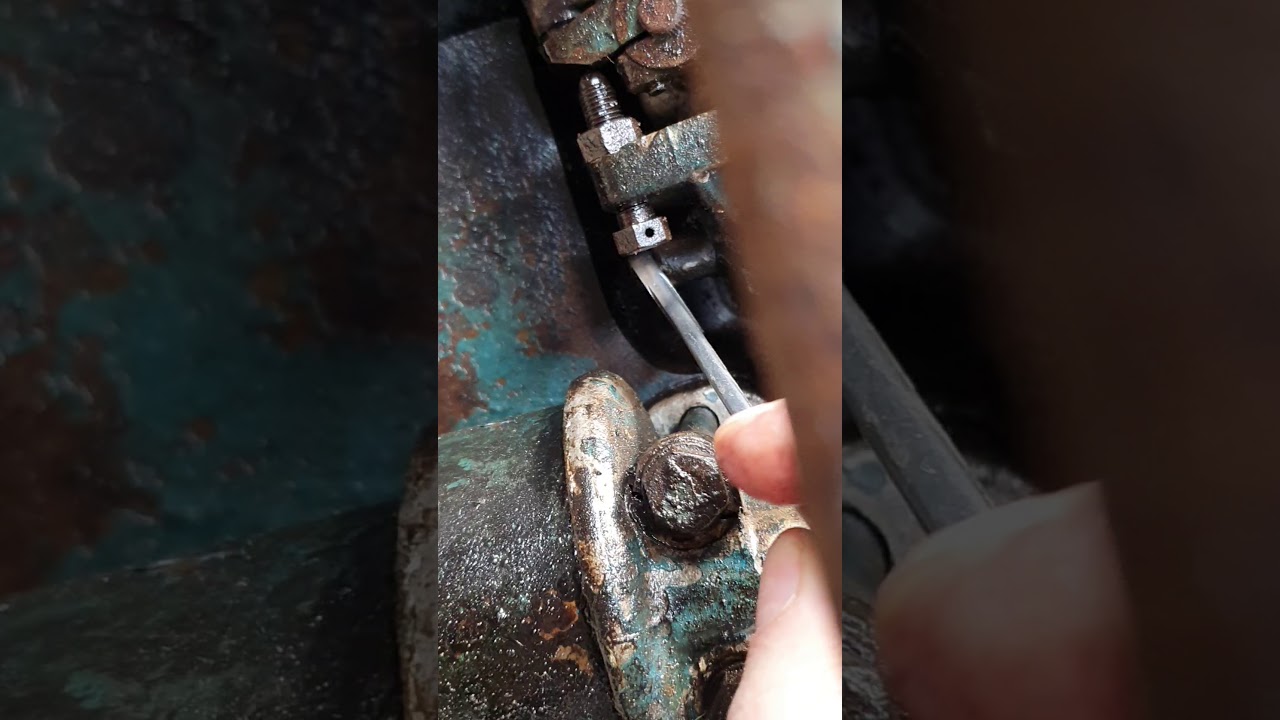 Fordson super Dexta injector pump oil change