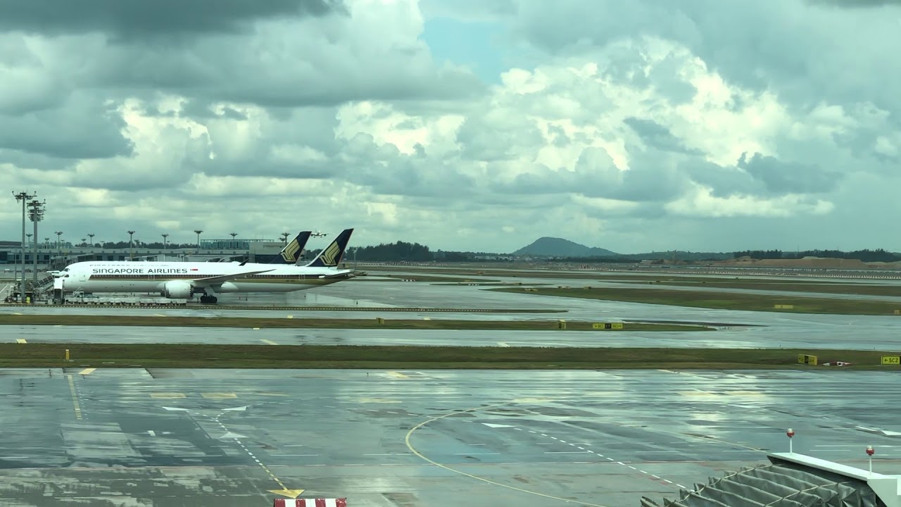 Cathay Pacific CX619 [Airbus A350-900] arriving at Singapore Changi Airport