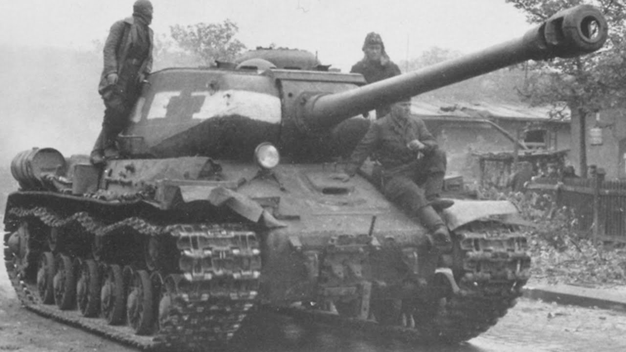 The Day the Red Army's IS-2 Heavy Tank Crushed Panther Battalions