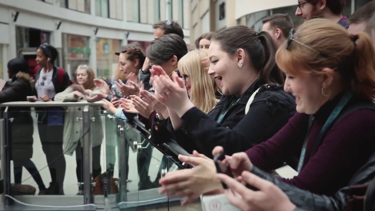 Kiss Me, Kate - Flash mob!