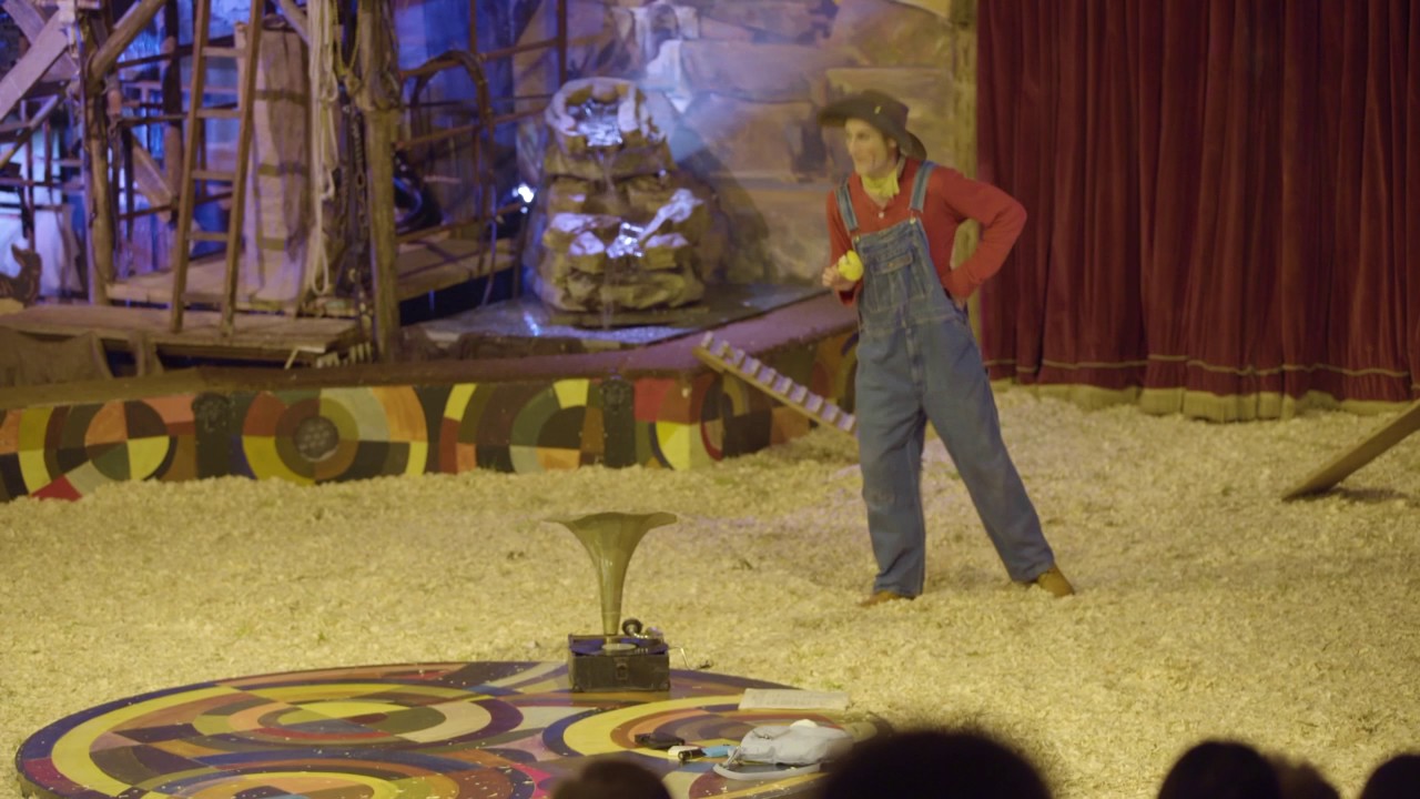 The Painted Wagon - Tweedy's Magic Bandana Trick