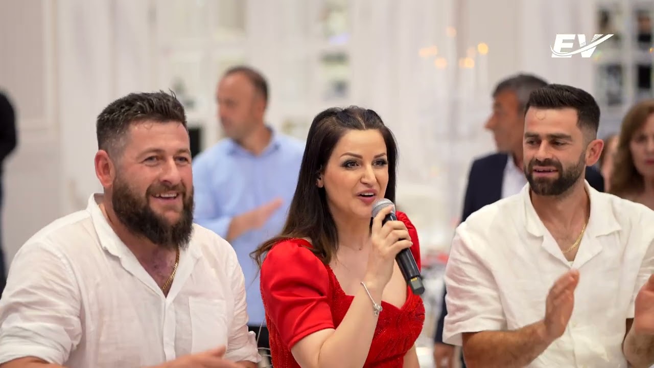 Vallja me e bukur ne dasmat shqiptare , Shoqeria e Ciftit ne valle - Rovena Ibrahimi & Saimir Ahmeti