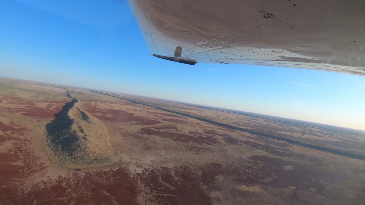 Flight from Birdsville to Lake Eyre in flood with landing at William Creek 5th October 2025 SlowTV