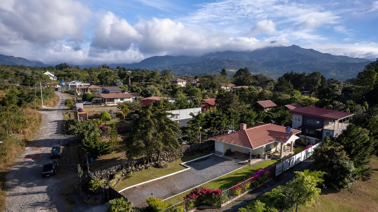 Charming Home in Boquete Panama | Joanne Hatch Real Estate | B060120262