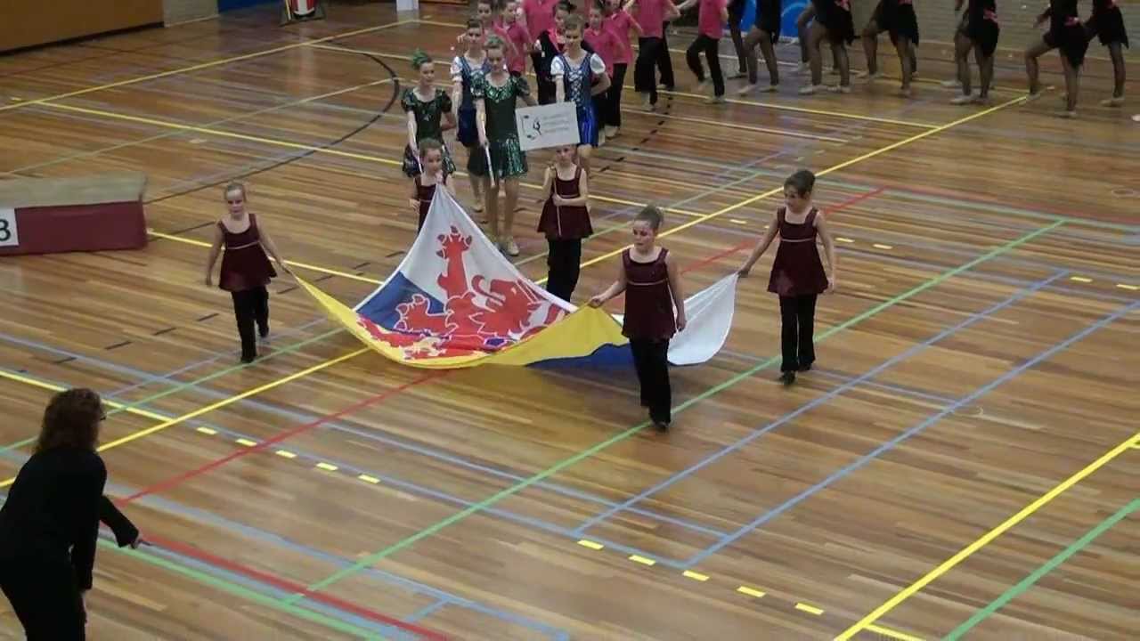 2011-11-27 Majorette Concordia op LK.mp4
