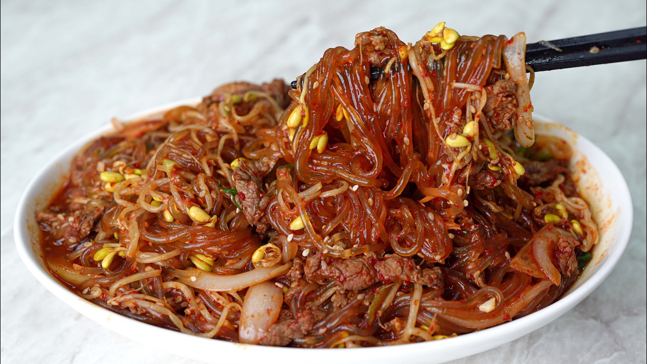 팬 하나로 10분 완성! 삶지 않는 &lsquo;콩나물잡채&rsquo; 어렵게 하지 마세요
