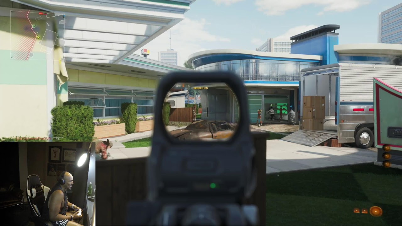 Tony Is Playing Call of Duty
