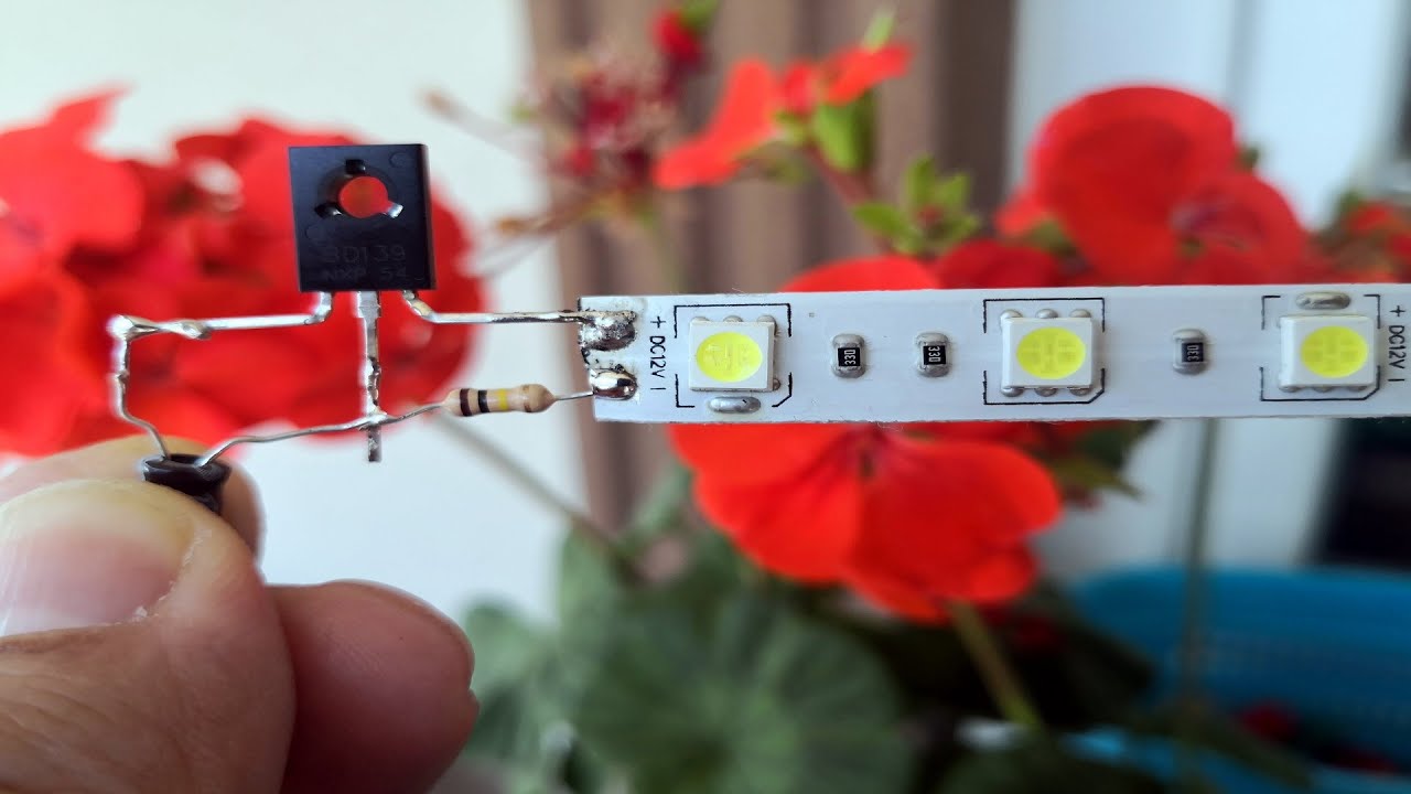 12 VOLT LED FLAŞ&Ouml;R DEVRESİ - BASİT LED FLAŞ&Ouml;R YAPIMI - 12V LED Flasher Circuit #LED #Flasher#CİRCUİT