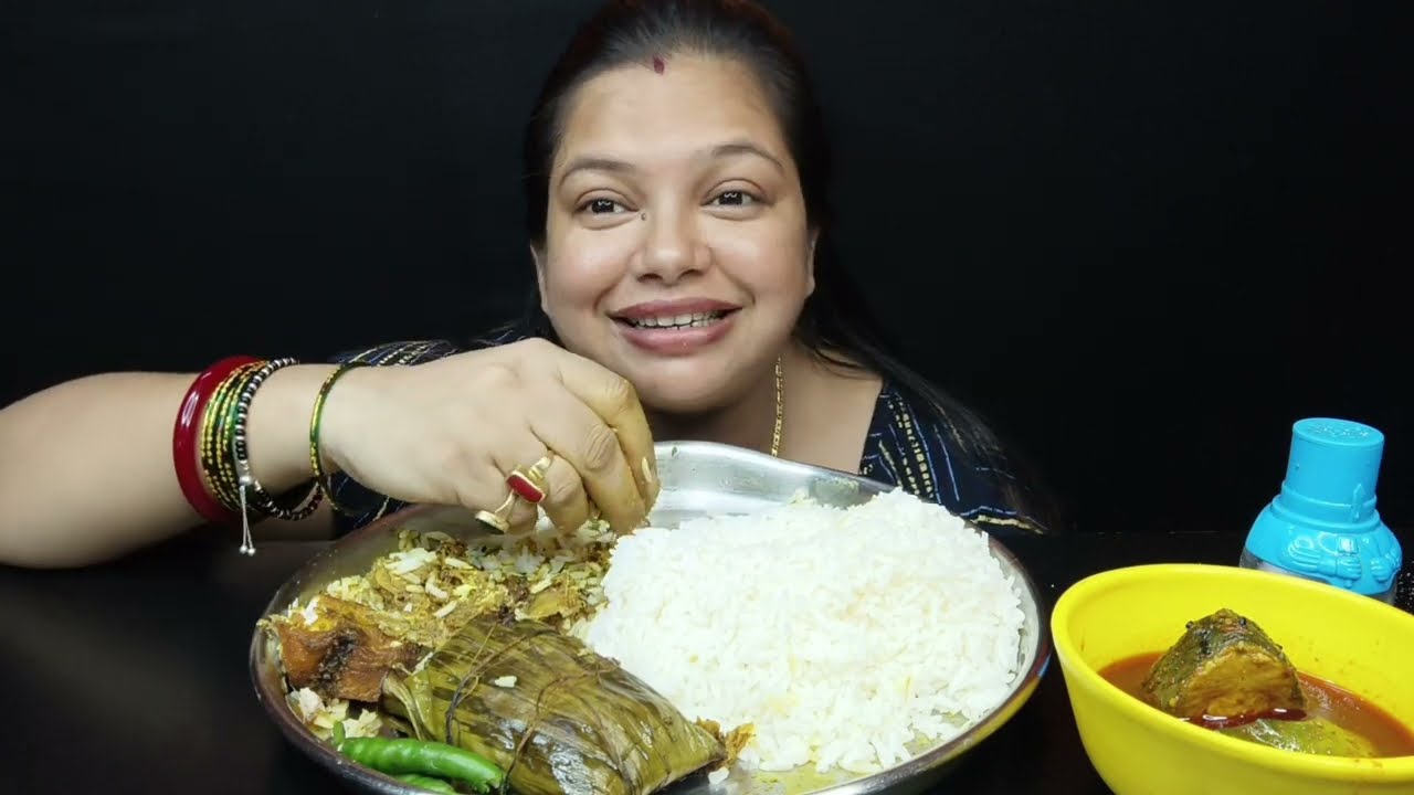 আজাইরা পেঁচাল পারতে চলে এসেছি,, কোনো কাজ নেই তাই ভাট বকতে বসে পড়লাম তোমাদের সঙ্গে।।