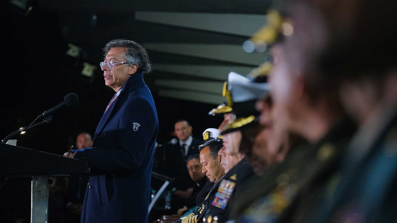 Presidente Petro durante la ceremonia militar de ascensos, presentación y reconocimiento de [...]