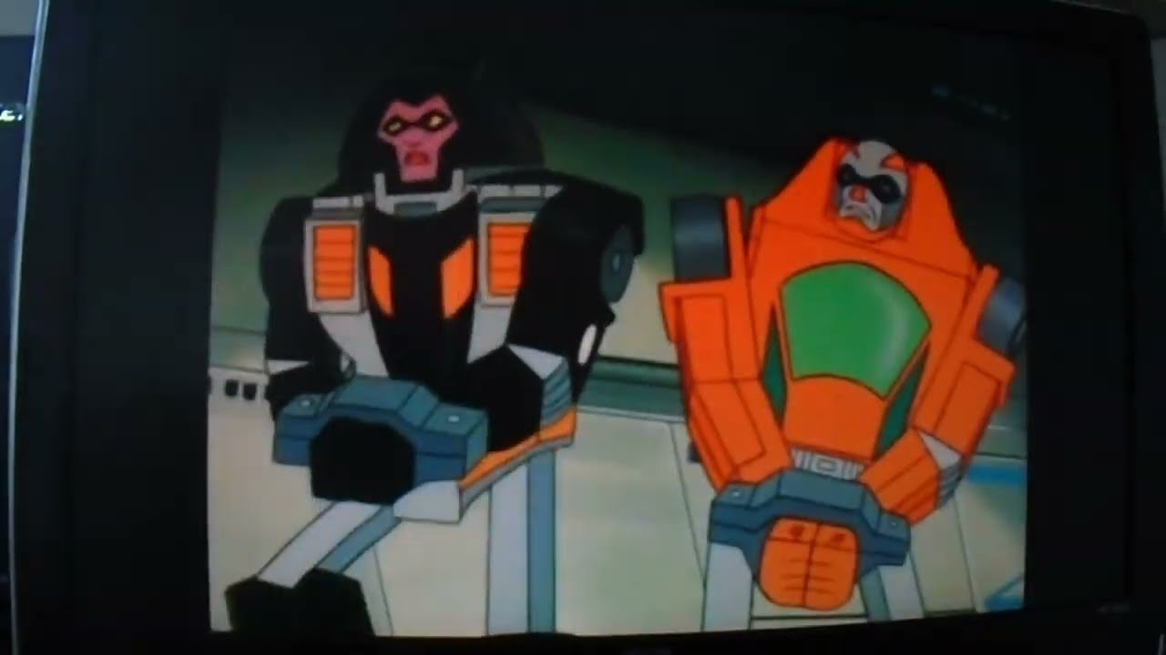 Gobot Crasher helps gobot Turbo and herself to escape captivity