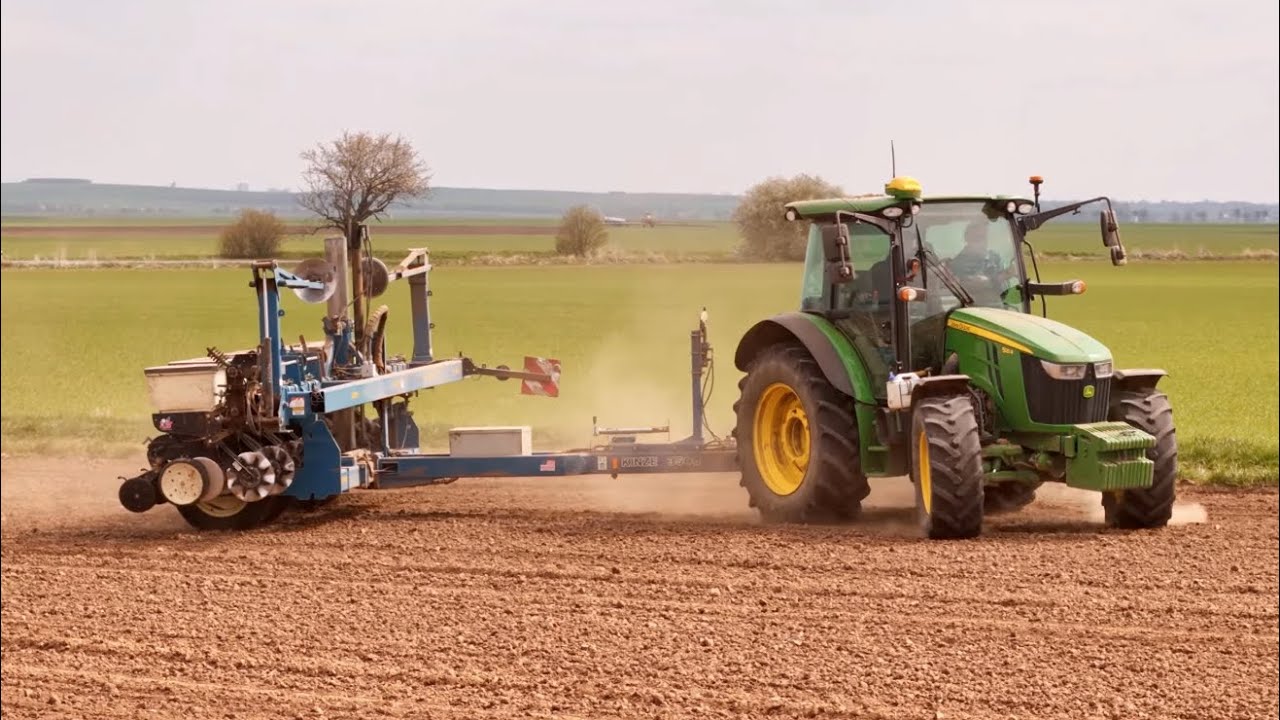 John Deere 5125R + Kinze 3500 |Setí Kukuřice 2025