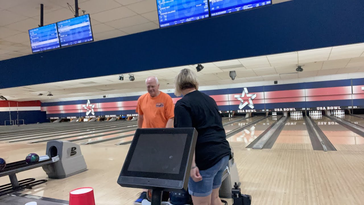 Live from shaky lane 19-20 at USA bowl, it’s league night !