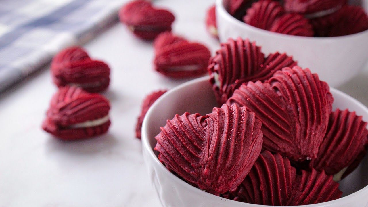 BISCOITOS RED VELVET RECHEADO PARA OCASIÕES MEMORÁVEIS | PARA PRESENTEAR