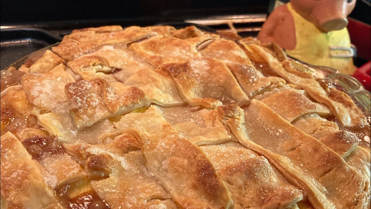 OLD SCHOOL FRESH PEACH 🍑 PIE 🥧 (FRIDAY NIGHT PIE 🥧 PIE OF THE WEEK SEGMENT)
