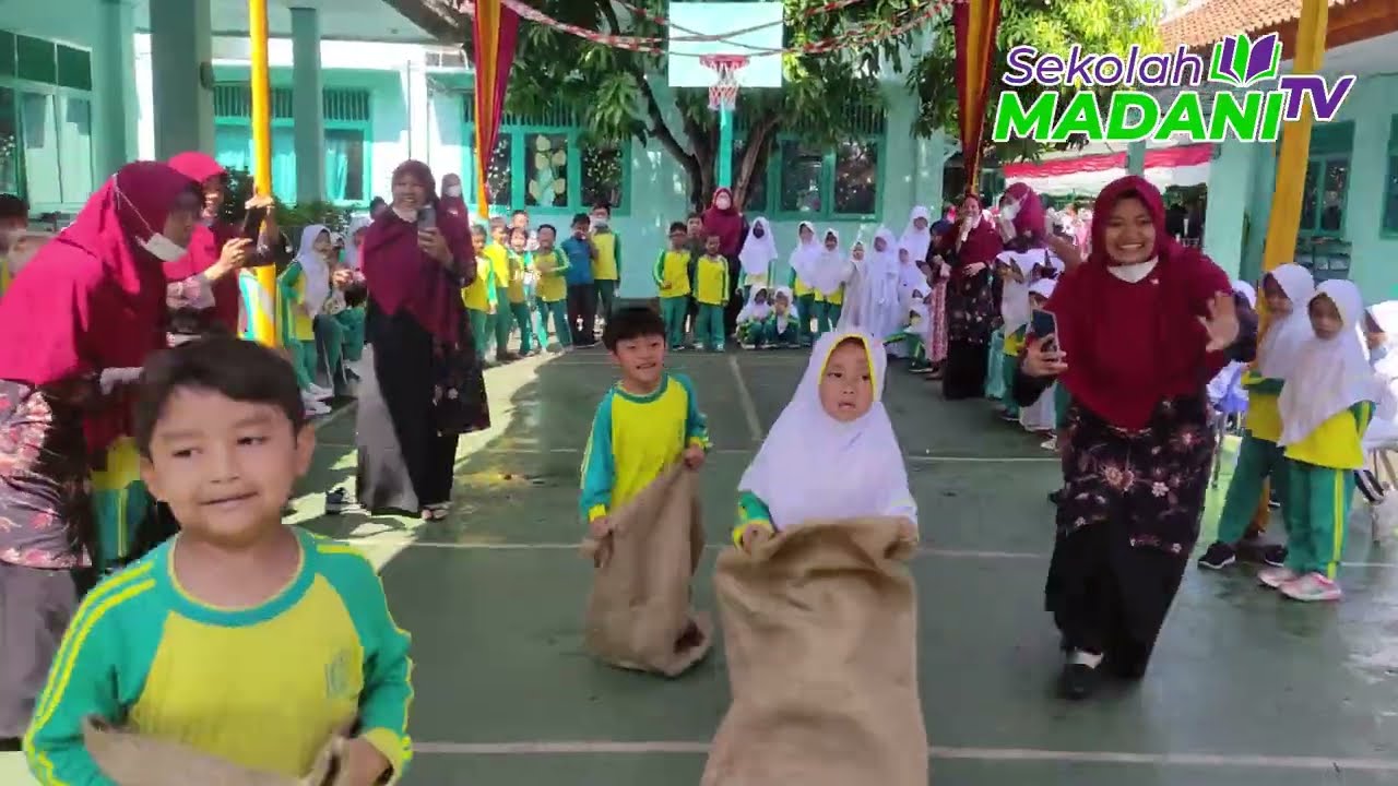 In Memorable SD & SMP Madani - Keseruan Merayakan Hari Kemerdekaan 17 Agustus 1945 yang ke 77