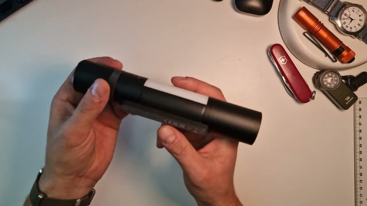 Xiaomi multi-function Flashlight overview 1000 lumens