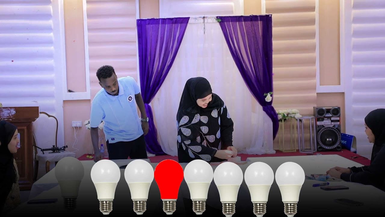 12 NAL OO CAD KASOO DHEX SAAR MID GADUUDAN OO KU DHEX JIRO NALAL KAAS
